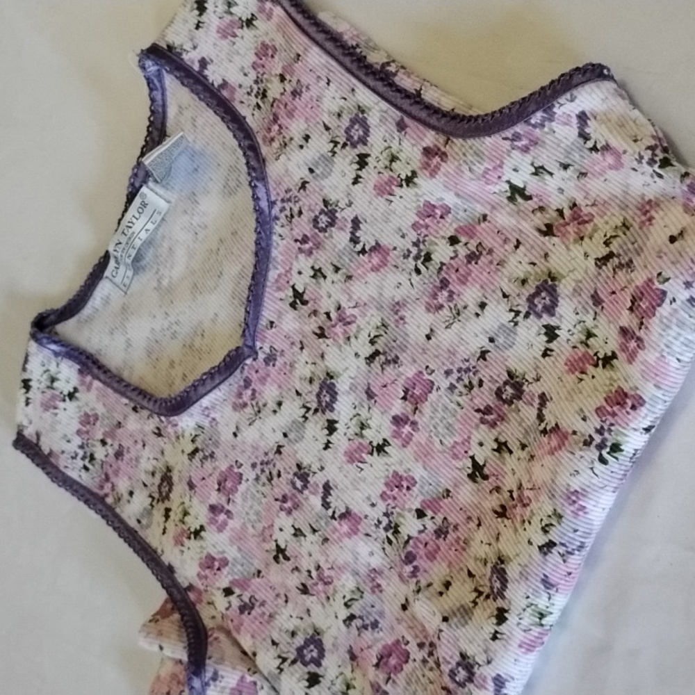 Carolyn Taylor Lavender Floral Ribbed Tank with Purple Trim